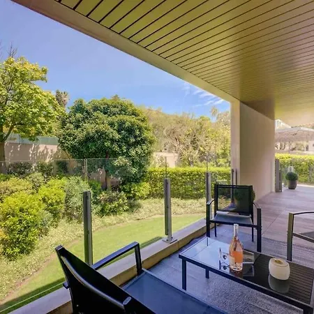Stylish 1Bdr Apt W/Huge Balcony/Shared Roof Pool